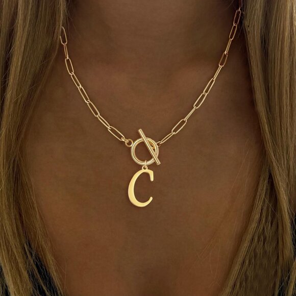 Personalized Vintage Gold Initial Necklace - Stylish Paperclip Chain Design - Picture 4 of 6